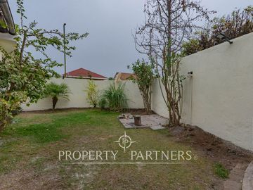 Venta casa en condominio Alto Macul, La Florida. 5d 3b 2e