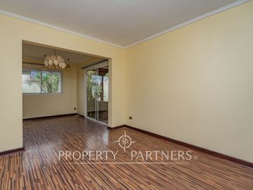 Venta casa en condominio Alto Macul, La Florida. 5d 3b 2e