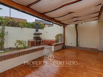 Venta casa en condominio Alto Macul, La Florida. 5d 3b 2e