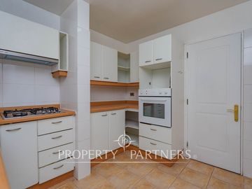 Venta casa en condominio Alto Macul, La Florida. 5d 3b 2e