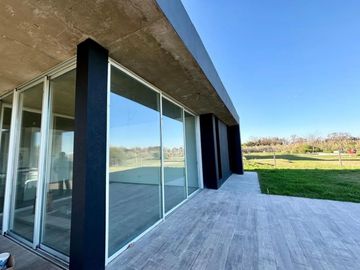 CASA EN VENTA, 4 AMBIENTES, SAN SEBASTIAN, AREA 2