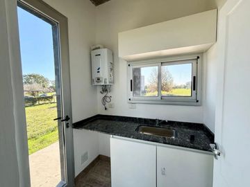 CASA EN VENTA, 4 AMBIENTES, SAN SEBASTIAN, AREA 2
