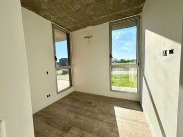 CASA EN VENTA, 4 AMBIENTES, SAN SEBASTIAN, AREA 2