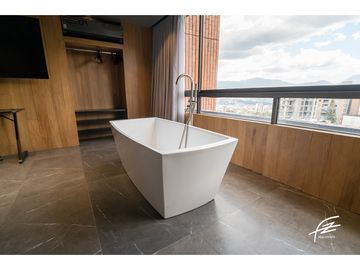 PENTHOUSE DUPLEX EN VENTA EN SAN LUCAS, MEDELLN
