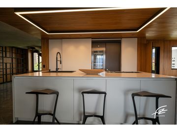 PENTHOUSE DUPLEX EN VENTA EN SAN LUCAS, MEDELLN