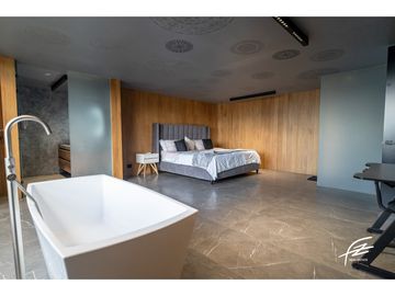 PENTHOUSE DUPLEX EN VENTA EN SAN LUCAS, MEDELLN
