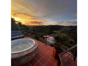 SE VENDE ESPECTACULAR CASA CAMPESTRE TIPO CABAÑA