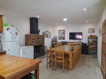 VENTA CASA. PATIO. TERRAZA. COCHERA. LOCAL. LANUS.