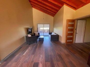 SE VENDE PARCELA CON CASA, POCOCHAY LA CRUZ