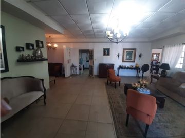 VENTA DE HERMOSA CASA GRANDE EN CHITRE