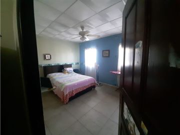 VENTA DE HERMOSA CASA GRANDE EN CHITRE