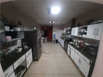 VENTA DE HERMOSA CASA GRANDE EN CHITRE