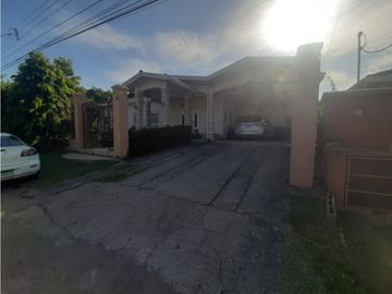 VENTA DE HERMOSA CASA GRANDE EN CHITRE