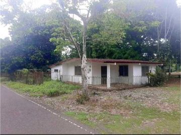 EN.VENTA CASA EN EL.PUEBLO.DE.LAS.LAJAS
