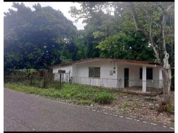 EN.VENTA CASA EN EL.PUEBLO.DE.LAS.LAJAS