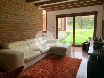 CASA DE VENTA EN CUMBAYÁ
