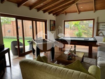 CASA DE VENTA EN CUMBAYÁ