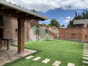 CASA DE VENTA EN CUMBAYÁ