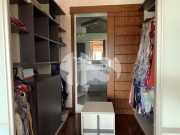 CASA DE VENTA EN CUMBAYÁ