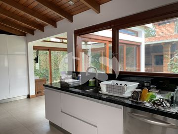 CASA DE VENTA EN CUMBAYÁ