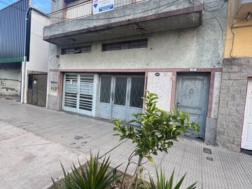VENTA CASA MULTIFAMILIAR EN CASEROS APTO CREDITO