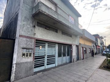 VENTA CASA MULTIFAMILIAR EN CASEROS APTO CREDITO