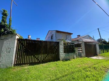 2 Casas mismo lote, Patio y Parrilla en Zona Camet