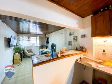 VENTA CASA 3 AMB + DEPTO 2 AMB GARIN, APTO CREDITO