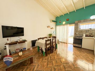 VENTA CASA 3 AMB + DEPTO 2 AMB GARIN, APTO CREDITO