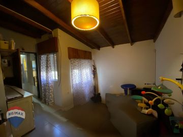 VENTA CASA 3 AMB + DEPTO 2 AMB GARIN, APTO CREDITO