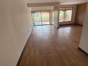 CASA EN HACIENDA EL PEÑON 5D 4B  CON PISCINA
