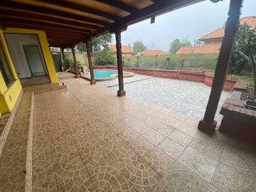 CASA EN HACIENDA EL PEÑON 5D 4B  CON PISCINA