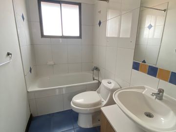 CASA EN HACIENDA EL PEÑON 5D 4B  CON PISCINA