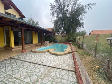 CASA EN HACIENDA EL PEÑON 5D 4B  CON PISCINA