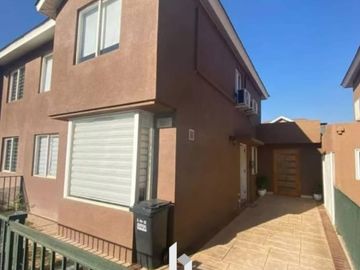 VENTA DE CASA EN CONDOMINIO EN VALLE LO CAMPINO