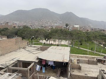 VENDO CASA DE 4 PISOS DE 215 MT2 - SANTA ANITA