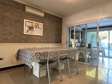 Casa en  Barrancas de Guido.  Quilmes