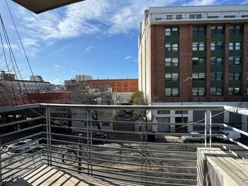 Venta-Departamento - monoambiente divisible- Igual a 2 ambiente- Cochera fija y cubierta