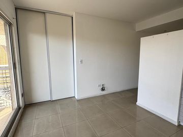 Venta-Departamento - monoambiente divisible- Igual a 2 ambiente- Cochera fija y cubierta