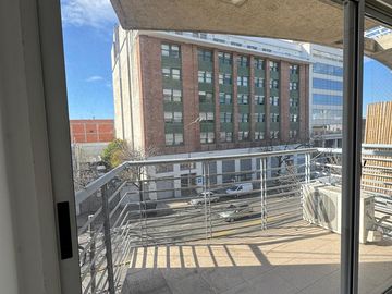Venta-Departamento - monoambiente divisible- Igual a 2 ambiente- Cochera fija y cubierta