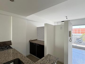 Venta-Departamento - monoambiente divisible- Igual a 2 ambiente- Cochera fija y cubierta