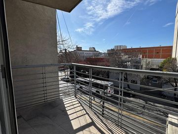Venta-Departamento - monoambiente divisible- Igual a 2 ambiente- Cochera fija y cubierta