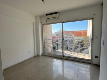 Venta-Departamento - monoambiente divisible- Igual a 2 ambiente- Cochera fija y cubierta