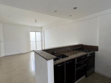 Venta-Departamento - monoambiente divisible- Igual a 2 ambiente- Cochera fija y cubierta
