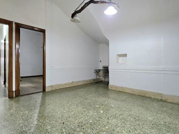 Venta PH en Villa Crespo 4 ambientes cochera patio y parrilla. Apto crédito