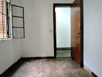 Venta PH en Villa Crespo 4 ambientes cochera patio y parrilla. Apto crédito