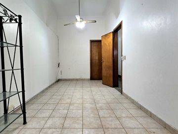 Venta PH en Villa Crespo 4 ambientes cochera patio y parrilla. Apto crédito