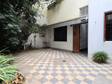 Venta PH en Villa Crespo 4 ambientes cochera patio y parrilla. Apto crédito