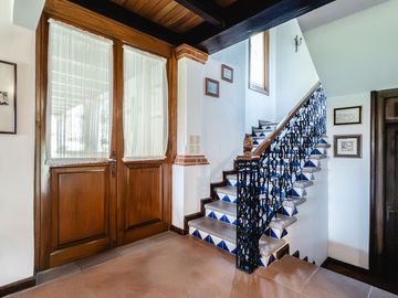 Residencia estilo hacienda con más de 1,900 m² en Vallescondido – Zona Esmeralda