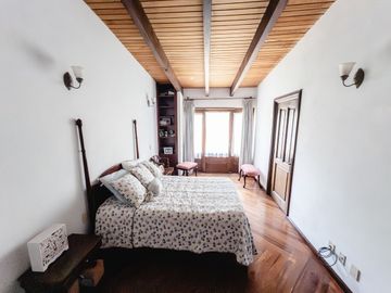Residencia estilo hacienda con más de 1,900 m² en Vallescondido – Zona Esmeralda